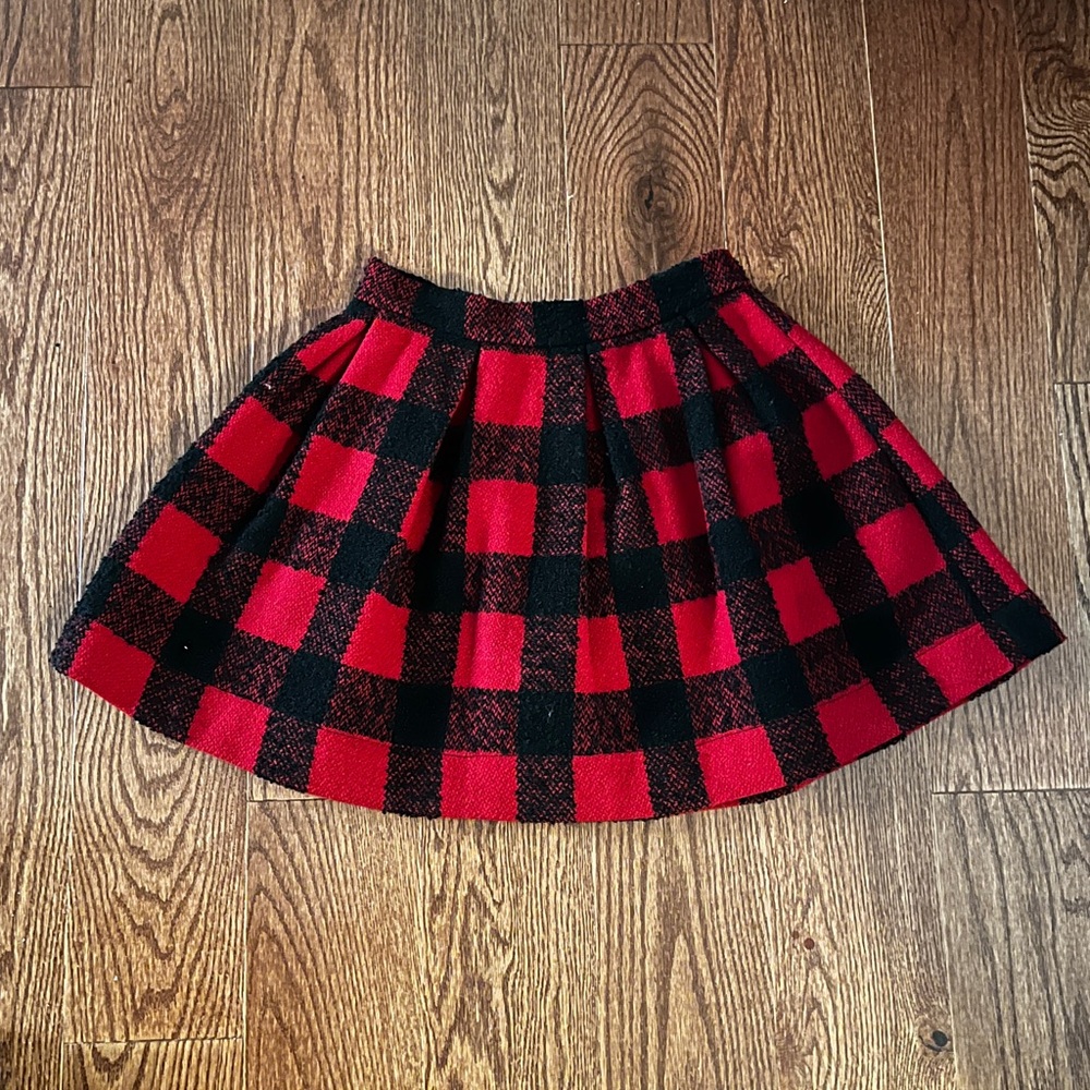 Honey Punch Buffalo Plaid mini skirt, poly wool blend. Size small.